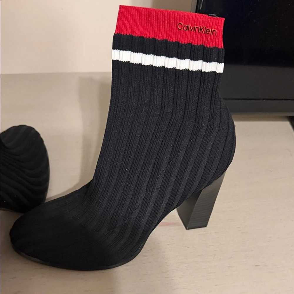 Black and Red Ankle Boots - Picture 4 of 5